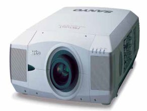 Videoprojektor / Beamer Sanyo PLC-XF 45 mit 10.000 Ansi-Lumen
