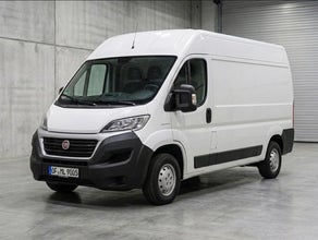 Transporter mieten / Kastenwagen / Sprinter Mieten / Anhängerkupplung/Kleintransporter