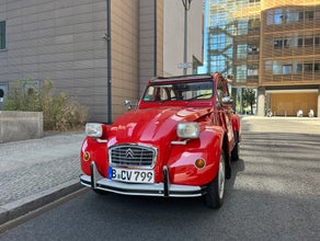 Oldtimer Citroen 2 CV 6 Club Ente