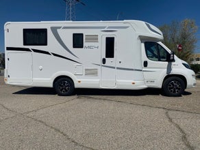 Mc Louis MC4 379 - Wohnmobil für 4 Personen