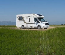 Sunlight T 69 - Teilintegrierter mit Markise, Heckgarage und TV