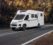 Wohnmobil Carado T 338 S Teilintegrierter 698 m , mit vollautomatischer Satanlage ,DoppelDin Radio, Rückfahrkamera, 3er Fahrradträger und Markise für bis zu 5 Personen