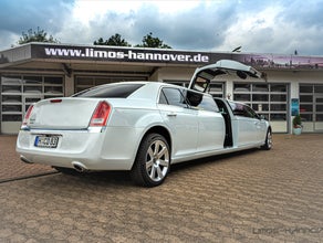 Chrysler 300C weiß JETDOOR Stretchlimousine
