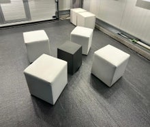 Design-Sitzwürfel / Lounge-Hocker (Kunstleder, 45 × 45 × 45 cm)