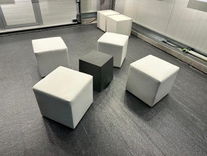 Design-Sitzwürfel / Lounge-Hocker (Kunstleder, 45 × 45 × 45 cm)