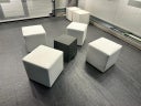 Design-Sitzwürfel / Lounge-Hocker (Kunstleder, 45 × 45 × 45 cm)