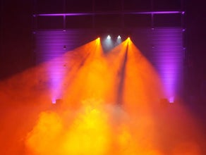 Lichtanlage mieten ab 129 €: Lichtshow mit Moving Heads, Laser und Strobe ✓ DMX ✓ kautionsfrei
