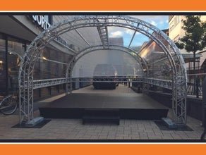 Rundbogenbühne Set T/B/H 5 × 4,5 × 3,5m auch mit kompletter Bühnentechnik (Ton/Licht/Video) buchbar!