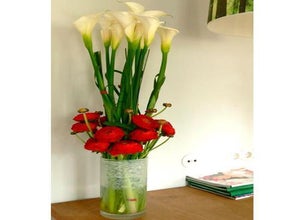 Calla und Ranukeln / Counter-Gesteck