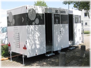 moderne Toilettenwagen, Klowagen, günstig, Eifel