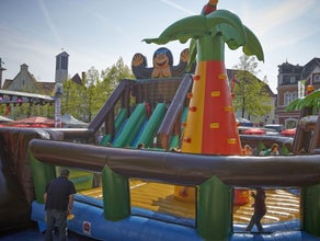 Adventureland Großspielplatz mit Doppelrutsche mieten