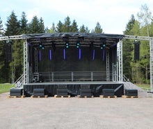 Rundbogen Trailerbühne mobile Bühne Open Air 48qm 8x6m