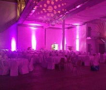 Outdoor IP 65 LED Floorspot mit 180 Watt mit RGBW Farbmischung / kann auch aufgehängt werden / DMX-steuerbar / wasserdicht