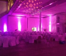 Outdoor IP 65 LED Floorspot mit 180 Watt mit RGBW Farbmischung / kann auch aufgehängt werden / DMX-steuerbar / wasserdicht