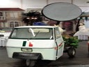Dreirad APE. Marktwagen, Fahrzeug, Auto, Markt, Marktstand, Dreirad, Italien