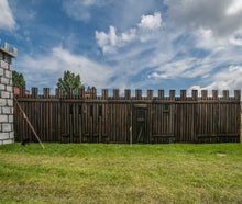 Palisaden Mauern, Absperrungen, Zaun