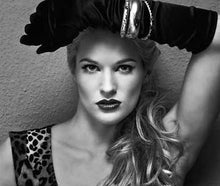 Profi Stripperin Leony buchen für Stripshows
