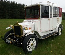 Fleur de Lys Landaulet von 1920 als Hochzeitsfahrzeug