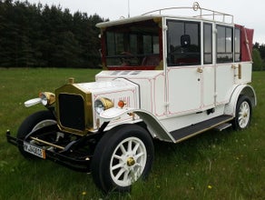 Fleur de Lys Landaulet von 1920 als Hochzeitsfahrzeug