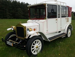 Fleur de Lys Landaulet von 1920 als Hochzeitsfahrzeug