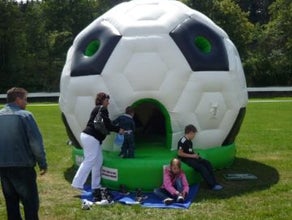 Hüpfburg Fußball