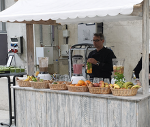 Buffet-Marktstand Weiß mieten – Bartheke, Mobile Bar, Ausschanktheke, Eventtheke