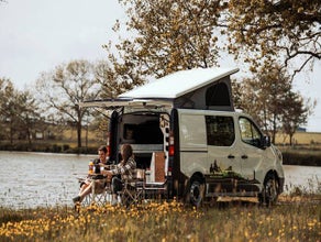 VW T6 Transporter - Kastenwagen für 4 mit Heckgarage und Navi