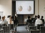 Präsentationstechnik mieten ab 89 €: Beamer, Leinwand, Mikrofon und Rednerpult für Seminar und Tagung ✓ kautionsfrei - Galerie - Bild 3