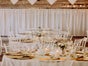 Hochzeitsstühle, Chiavari Stühle, Crossback Stühle, Lucy Wire Stühle, Klappstühle, Tiffany Stühle, goldene Stühle, Freie Trauung, Aussenhochzeit, weiße Stühle, Tiffany Stuhl, Wiesenhochzeit, Vintage, Boho - Galerie - Bild 3