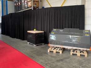 Pipe and Drape 3m Set schwarz mieten – Bühnentechnik