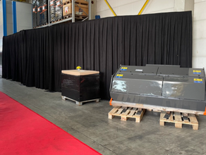 Pipe and Drape 3m Set schwarz mieten – Bühnentechnik