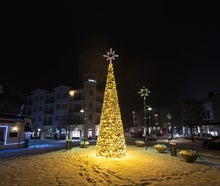 Riesen Weihnachtsbaum, Weihnachtsmarkt Dekoration, Weihnachten