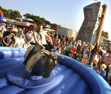 Bullriding / Rodeoanlage / Westernrodeo mit Musikanlage buchen
