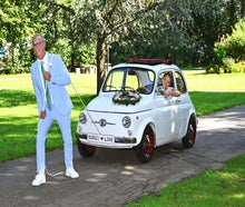 Weißen Fiat 500 Oldtimer aus den 60ern als Hochzeitsauto mieten. Selbstfahrer oder mit Chauffeur!