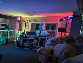 Discjockey / DJ / Moderator / DJ-Servicepaket II // Hochzeit / Geburtstagsfeier / Betriebfest / Weihnachtsfeier