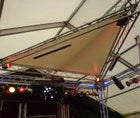 Dreieckleinwand in 2-Punkt Traverse gespannt