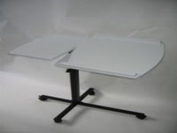 Beamer und Laptoptisch