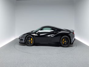 Ferrari F8 Spider | unterschiedliche Farben verfügbar | Ferrari 488 Nachfolger | Alternative zu Ferrari Roma Ferrari Portofino M Ferrari 812 Ferrari SF90 Ferrari 296 | Ferrari Hochzeitsauto | Ferrari Langzeitmiete | Ferrari Abo