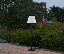 Stehlampe ,,JIMMY'' Schwarz mieten – Miettisch, Eventtisch, Veranstaltungstisch, Partytisch