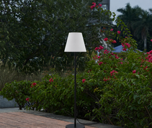 Stehlampe ,,JIMMY'' Schwarz mieten – Miettisch, Eventtisch, Veranstaltungstisch, Partytisch