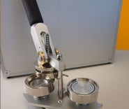 Buttonmaschine