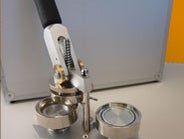 Buttonmaschine
