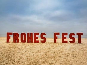 Frohes Fest - Riesenbuchstaben - Schriftzug