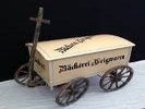 Bäckertruhe mit Leiterwagen, Truhe, Kiste, Wagen, Karren, Bollerwagen