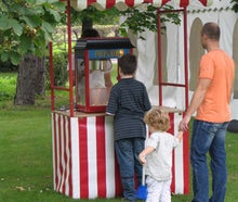 POPCORN IM MARKTSTAND / POPCORN-STAND / POPCORN-MASCHINE