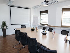 Seminarraum / Schulungsraum / Konferenzraum / Büro Düsseldorf Zentrum mit hochwertiger Ausstattung