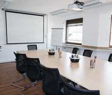 Seminarraum / Schulungsraum / Konferenzraum / Büro Düsseldorf Zentrum mit hochwertiger Ausstattung