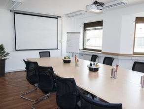 Seminarraum / Schulungsraum / Konferenzraum / Büro Düsseldorf Zentrum mit hochwertiger Ausstattung