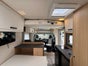 Teilintegriert kompakt Wohnmobil Sunlight T58 mit Hubbett - Galerie - Bild 3