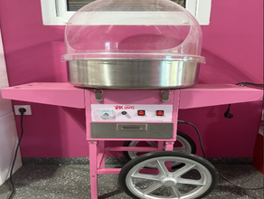 Zuckerwattemaschine mieten | Profi-Gerät mit Wagen & Spuckschutz
